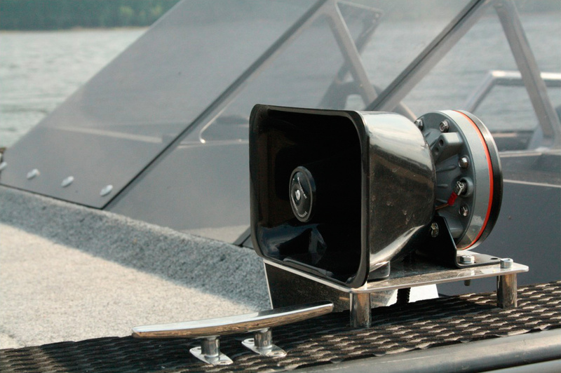 Громкоговоритель с монтажной площадкой для алюминиевого водометного катера (катера подвесного водомета, моторной лодки) Росомаха 5100
